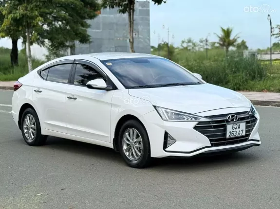 Hyundai Elantra 1.8 MT 2021 - Nhỏ gọn dễ sử dụng, tiết kiệm nhiên liệu. Hỗ trợ góp ngân hàng