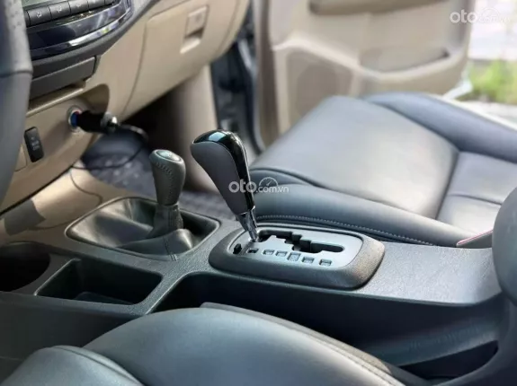 Toyota Fortuner 2.7 V 4X4 AT 2013 - Bền bỉ, mạnh mẽ, giá hợp lí