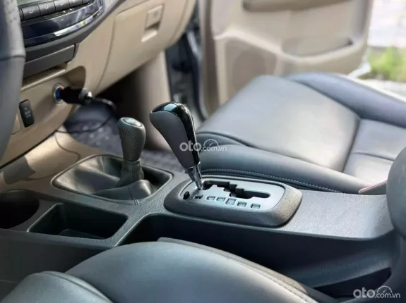 Toyota Fortuner 2.7 V 4X4 AT 2013 - Bền bỉ, mạnh mẽ, giá hợp lí