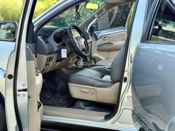 Toyota Fortuner 2.7 V 4X4 AT 2013 - Bền bỉ, mạnh mẽ, giá hợp lí