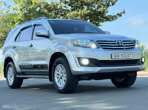 Toyota Fortuner 2.7 V 4X4 AT 2013 - Bền bỉ, mạnh mẽ, giá hợp lí
