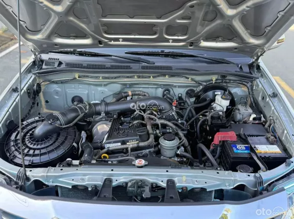 Toyota Fortuner 2.7 V 4X4 AT 2013 - Bền bỉ, mạnh mẽ, giá hợp lí