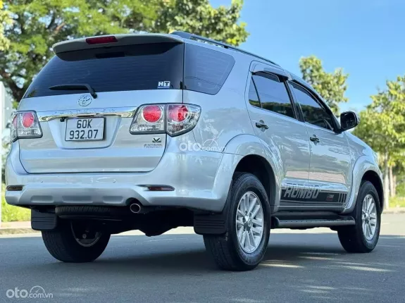 Toyota Fortuner 2.7 V 4X4 AT 2013 - Bền bỉ, mạnh mẽ, giá hợp lí
