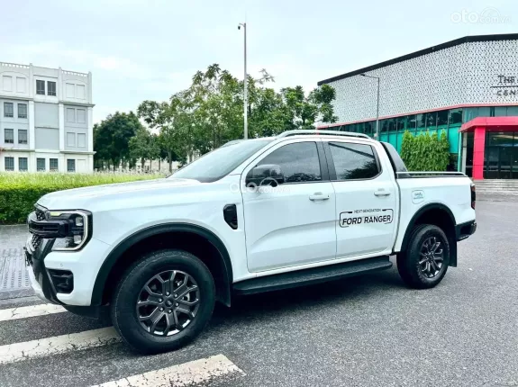 Ford Ranger Wildtrak 2.0l bi-turbo 4x4 10 AT 2025 - Máy dầu 2.0 biturbo mạnh mẽ tiết kiệm nhiên liệu