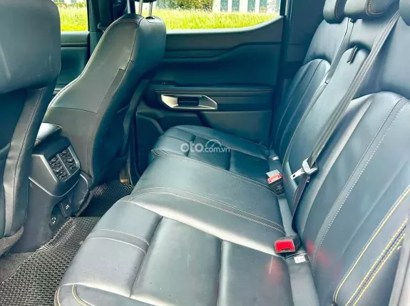 Ford Ranger Wildtrak 2.0l bi-turbo 4x4 10 AT 2025 - Máy dầu 2.0 biturbo mạnh mẽ tiết kiệm nhiên liệu