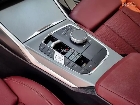 BMW 320i Sport Line 2025 - Trắng 9.000km