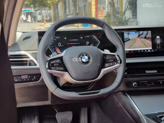 BMW 320i Sport Line 2025 - Trắng 9.000km