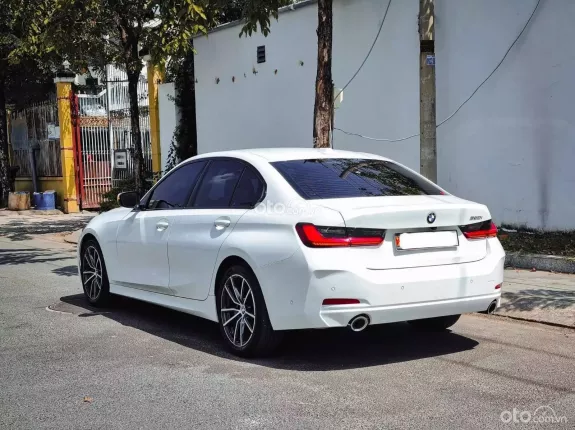 BMW 320i Sport Line 2025 - Trắng 9.000km