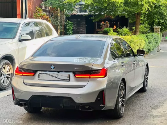 BMW 320i Sport Line 2024 - Nt Đỏ