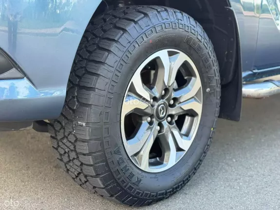 Mazda BT-50 Deluxe 4x2 2.2 AT 2021 - Xe cực chất, sang trọng. Hỗ trợ góp ngân hàng