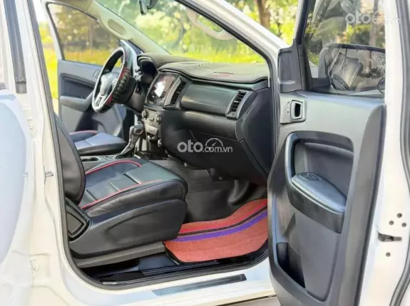 Ford Everest Ambiente 2.0 AT 4x2 2019 - Máy dầu tiết kiệm, Gầm cao, khung gầm chắc chắn vận hành ổn định