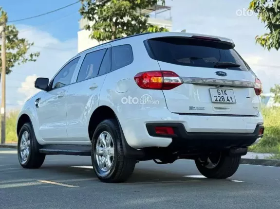 Ford Everest Ambiente 2.0 AT 4x2 2019 - Máy dầu tiết kiệm, Gầm cao, khung gầm chắc chắn vận hành ổn định