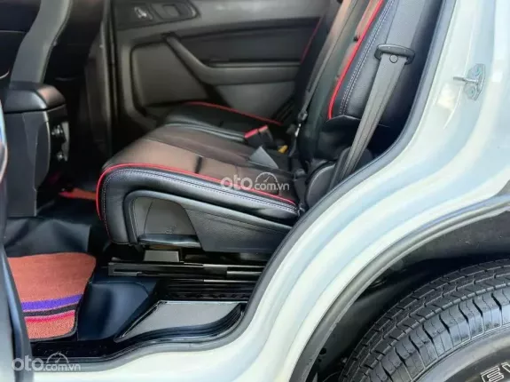 Ford Everest Ambiente 2.0 AT 4x2 2019 - Máy dầu tiết kiệm, Gầm cao, khung gầm chắc chắn vận hành ổn định