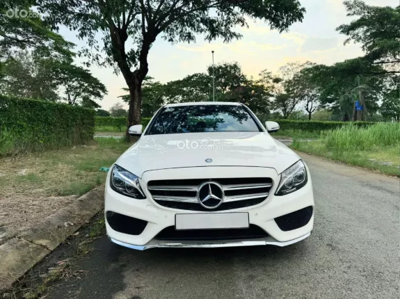 Mercedes-Benz C300 AMG 2016 - BIỂN HCM BẢO DƯỠNG CHUẨN CHỈNH