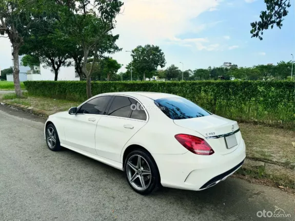 Mercedes-Benz C300 AMG 2016 - BIỂN HCM BẢO DƯỠNG CHUẨN CHỈNH