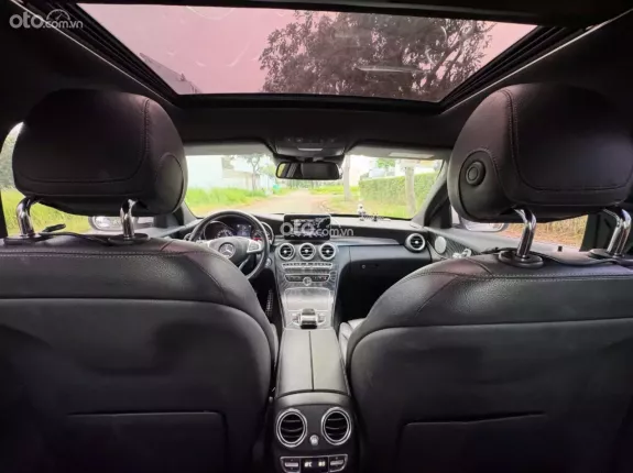 Mercedes-Benz C300 AMG 2016 - BIỂN HCM BẢO DƯỠNG CHUẨN CHỈNH