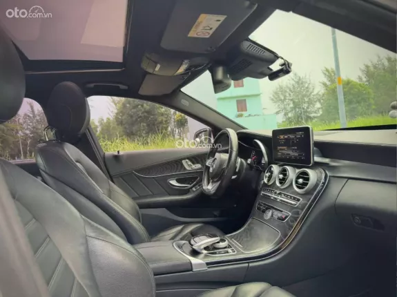 Mercedes-Benz C300 AMG 2016 - BIỂN HCM BẢO DƯỠNG CHUẨN CHỈNH