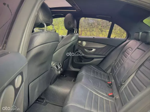 Mercedes-Benz C300 AMG 2016 - BIỂN HCM BẢO DƯỠNG CHUẨN CHỈNH