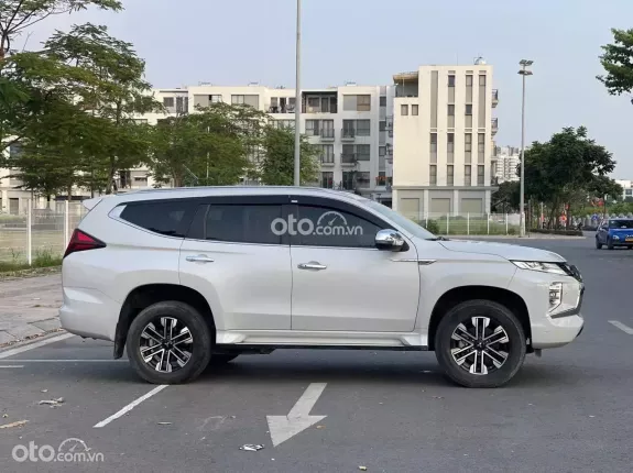 Mitsubishi Pajero Sport D 4x2 AT 2021 - Xe một chủ biển tỉnh, hồ sơ đầy đủ cầm tay