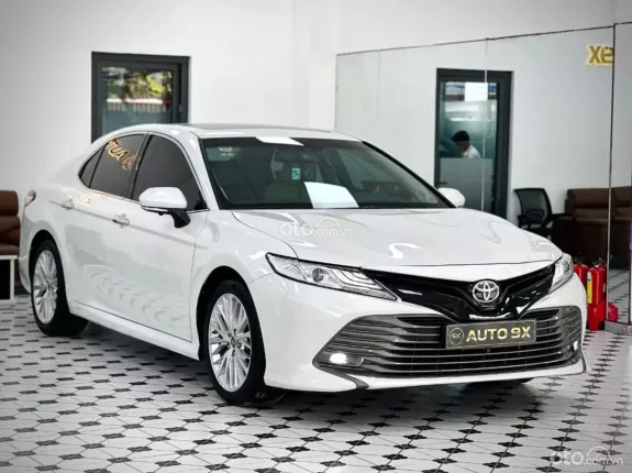 Toyota Camry 2.5G 2019 - Siêu đẹp đi lướt km thấp