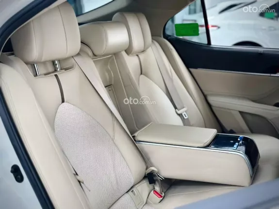 Toyota Camry 2.5G 2019 - Siêu đẹp đi lướt km thấp