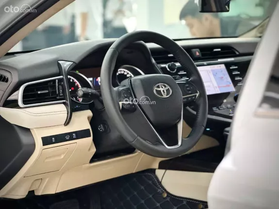 Toyota Camry 2.5G 2019 - Siêu đẹp đi lướt km thấp