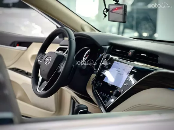 Toyota Camry 2.5G 2019 - Siêu đẹp đi lướt km thấp