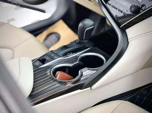 Toyota Camry 2.5G 2019 - Siêu đẹp đi lướt km thấp
