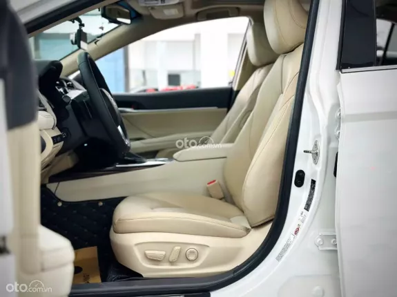 Toyota Camry 2.5G 2019 - Siêu đẹp đi lướt km thấp