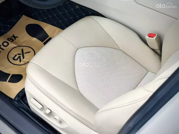 Toyota Camry 2.5G 2019 - Siêu đẹp đi lướt km thấp