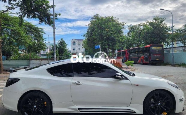 Mua bán Hyundai Genesis cũ uy tín giá rẻ tháng 9/2023