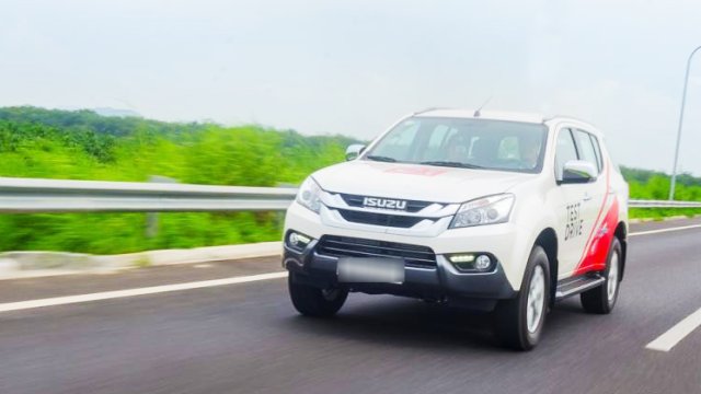 Đánh giá xe Isuzu mu-X 2016