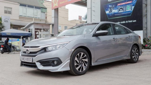 Đánh giá xe Honda Civic 1.8E 2018 vừa về Việt Nam