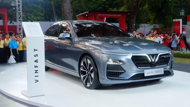 Đánh giá xe VinFast LUX A2.0 chi tiết ngoại thất tại Việt Nam