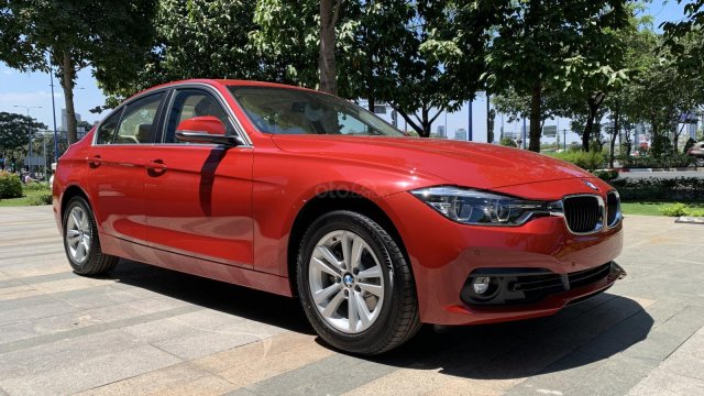 Đánh giá xe BMW 320i 2019