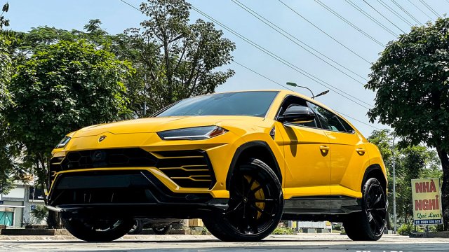 Đánh giá xe Lamborghini Urus 2020 - Siêu SUV nhanh nhất thế giới