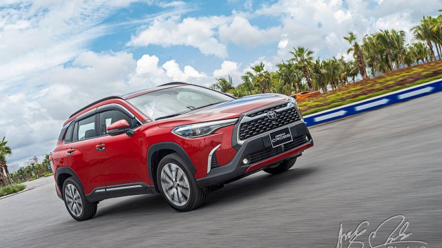 Đánh giá xe Toyota Corolla Cross 1.8V 2020