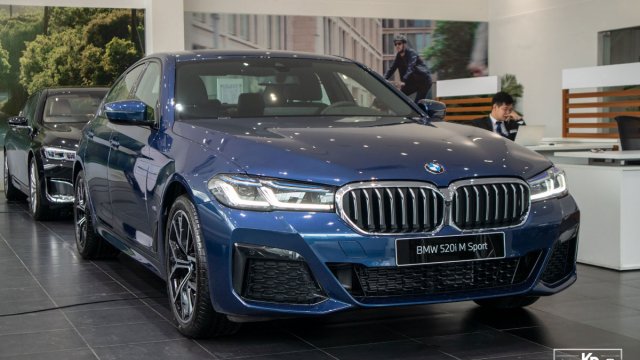 Đánh giá xe BMW 5-Series 2021: Đáp trả Mercedes-Benz E-Class