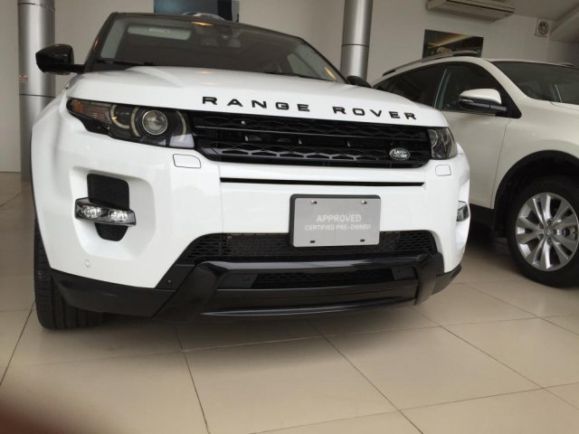 Mình bán ô tô LandRover Evoque Black Edition phiên bản 2016, màu trắng, nhập khẩu