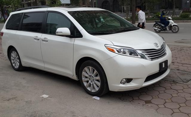 Bán Toyota Sienna AWD model 2017, màu trắng, xe nhập