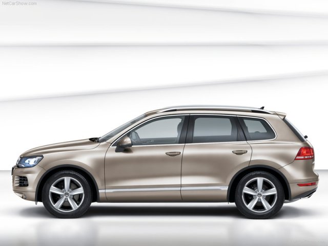 Mình cần bán ô tô Volkswagen Touareg GP đời 2016, nhập khẩu chính hãng