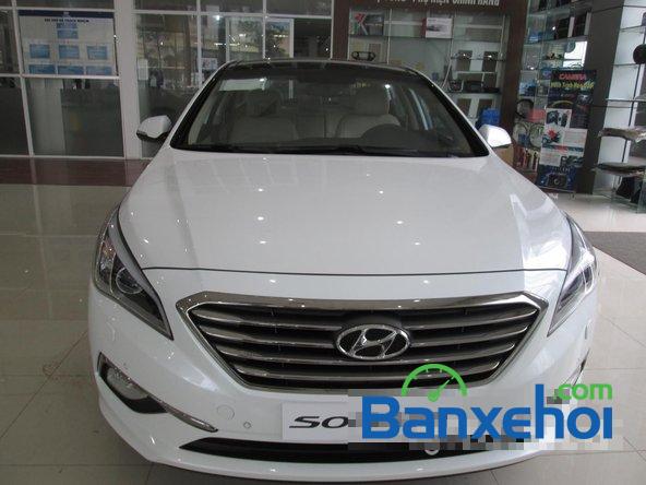 Cần bán xe Hyundai Sonata đời 2015,  xe sử dụng nhiên liệu xăng