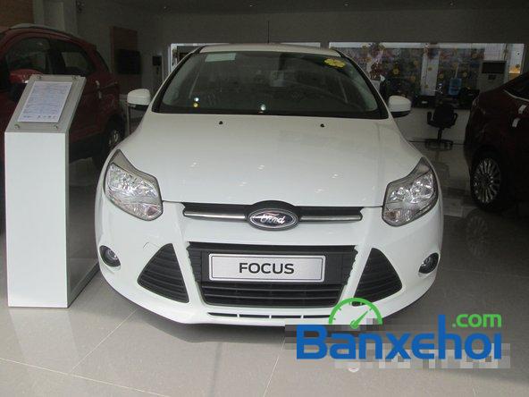 Cần bán xe Ford Focus năm 2015, màu trắng tại Sài Gòn Ford - Trần Hưng Đạo