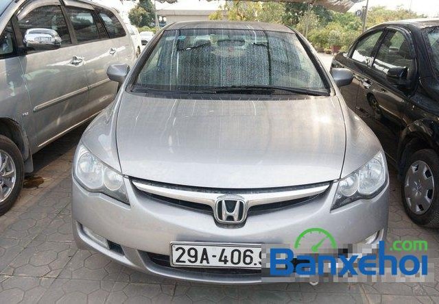 Bán Honda Civic 1.8 đời 2008, màu bạc đã đi 60000 km 