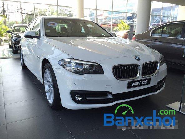 Euro Auto BMW 4S Long Biên bán ô tô BMW 528i Gt sản xuất 2014, màu trắng, xe nhập