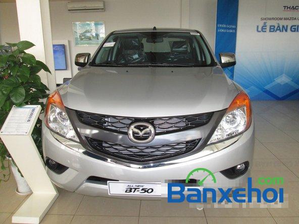 Hotline Mazda 68 Lê Văn Lương bán xe Mazda BT-50 mới màu bạc, giá bán 673Tr