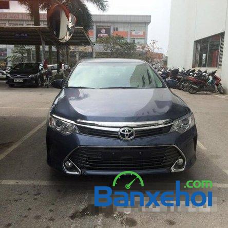 Cần bán xe Toyota Camry 2.5Q Việt Nam màu đen sản xuất 2015, màu đen, giá 999 triệu