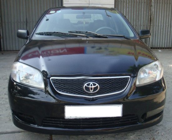 Bán Toyota Vios đời 2004, màu đen chính chủ  