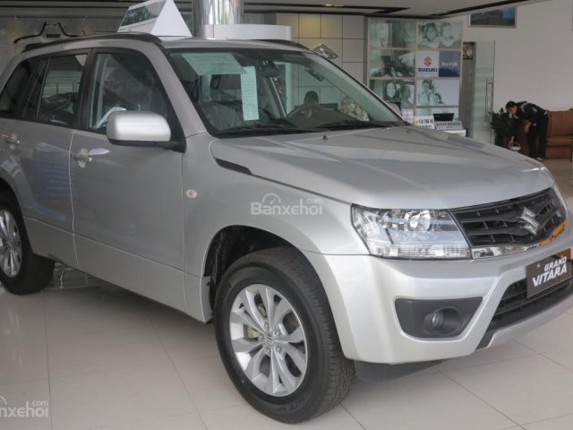 Bán xe Suzuki Vitara 2014 mới 100%, tại TP HCM 