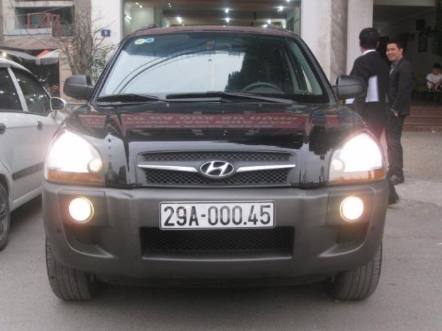 Hyundai Tucson 4WD đời 2010, màu đen, nhập khẩu chính hãng, 555 triệu